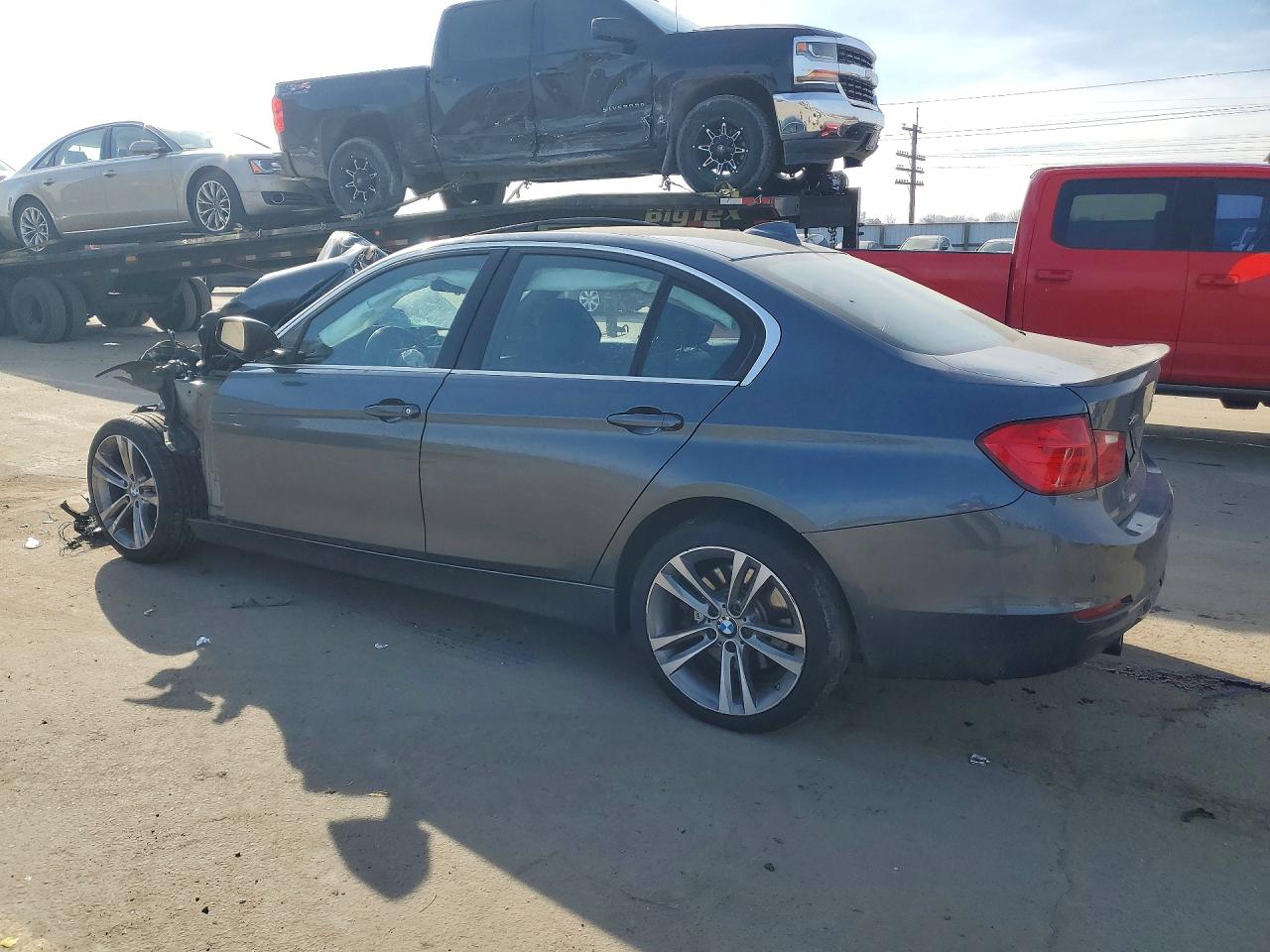 2015 BMW 3 series VIN WBA3B9G52FNR93958 photo 2