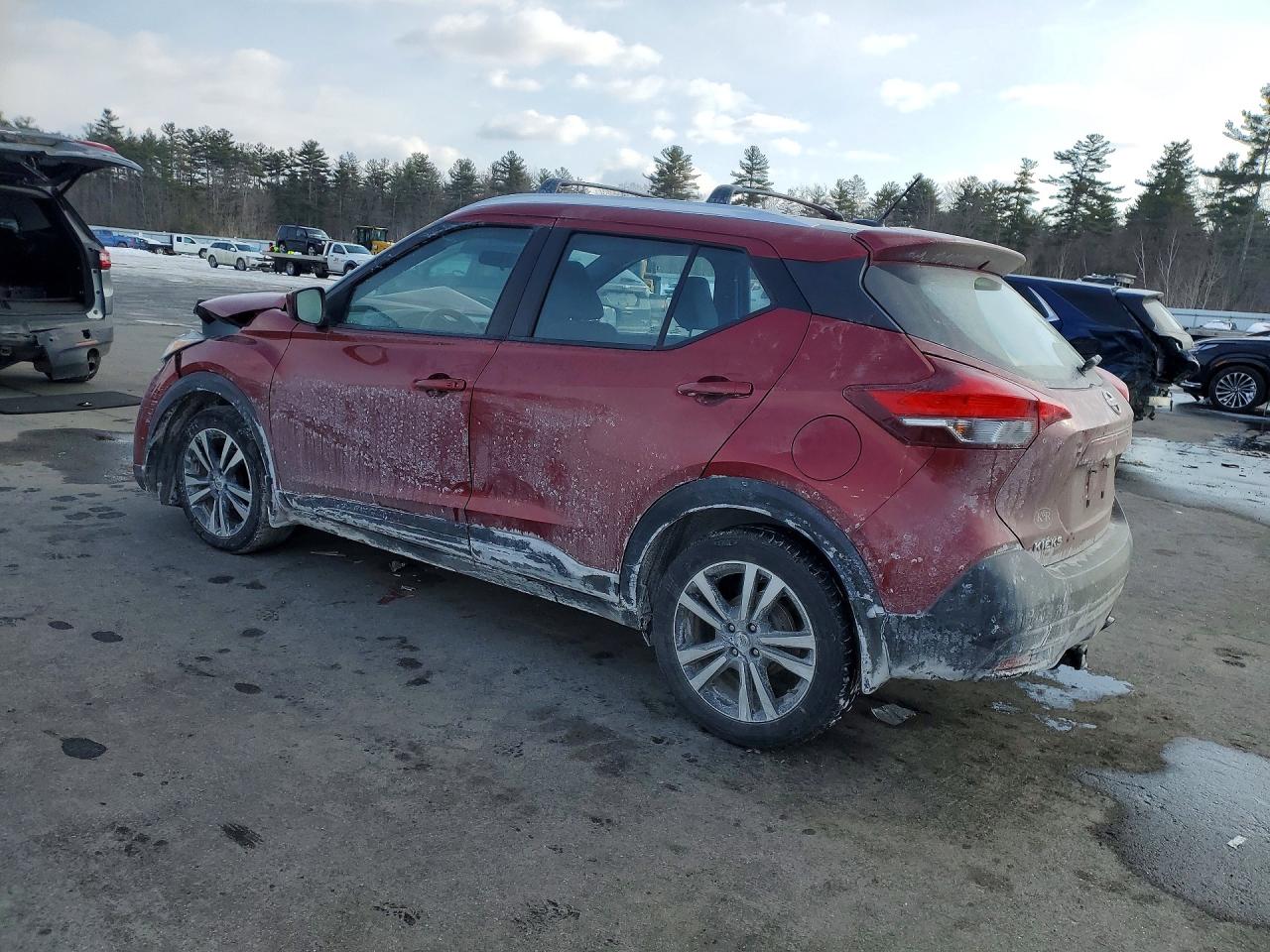 2019 Niss Kicks VIN 3N1CP5CU3KL516074 photo 2