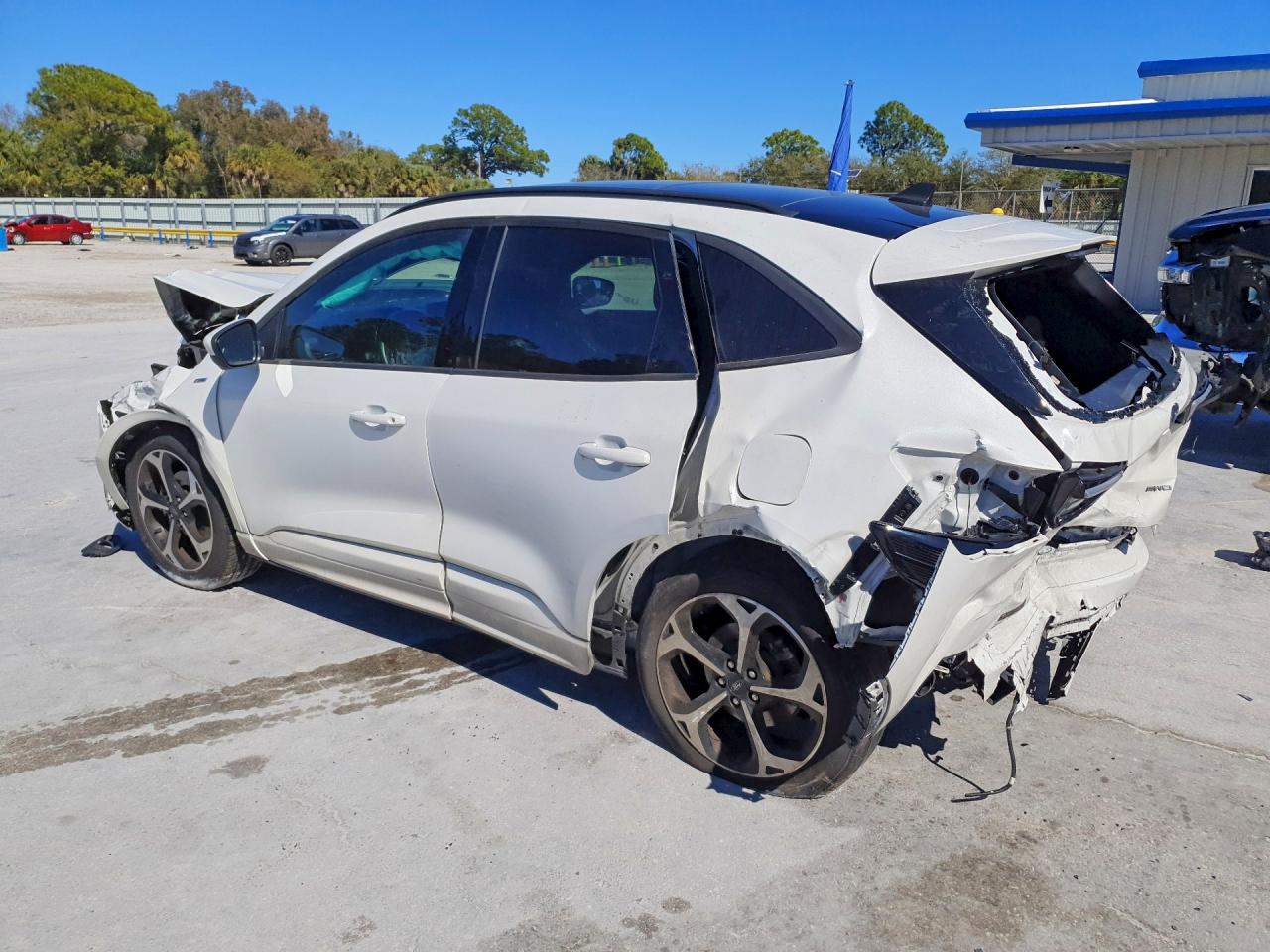 2024 Ford Escape st VIN 1FMCU9NA6RUA21508 photo 2