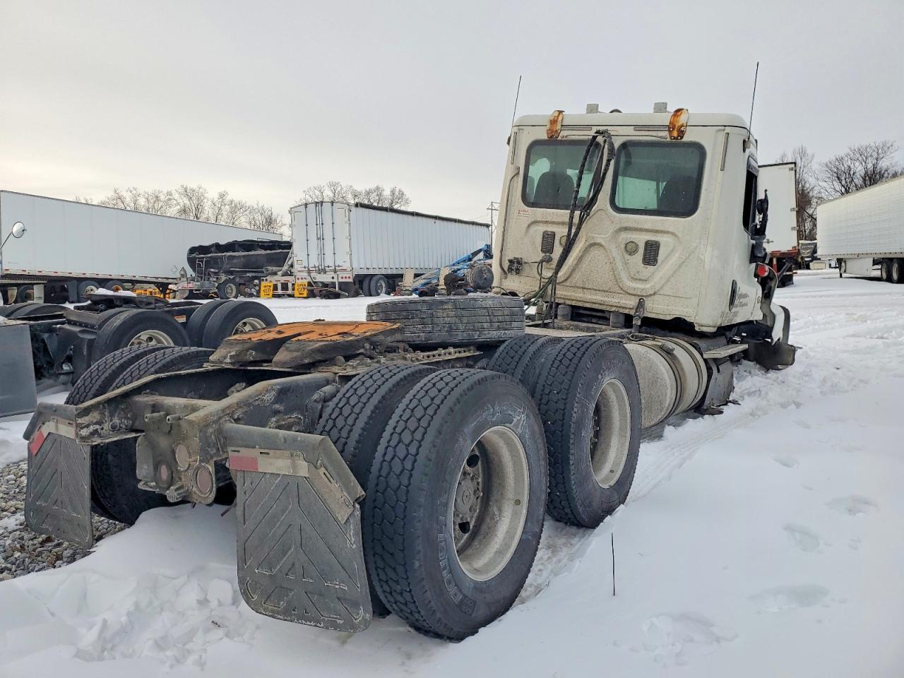 2013 FREIGHTLINER All other VIN 1FUJGEBG7DLFD1036 photo 4