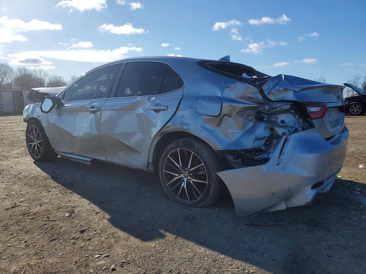 2024 Toyota Camry VIN 4T1G11AK4RU208238 photo 2