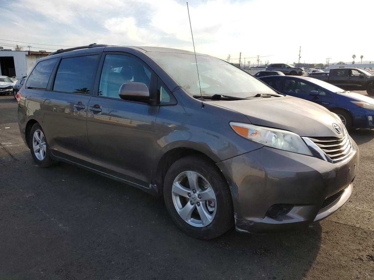 2013 Toyota All models VIN 5TDKK3DC2DS357451 photo 4