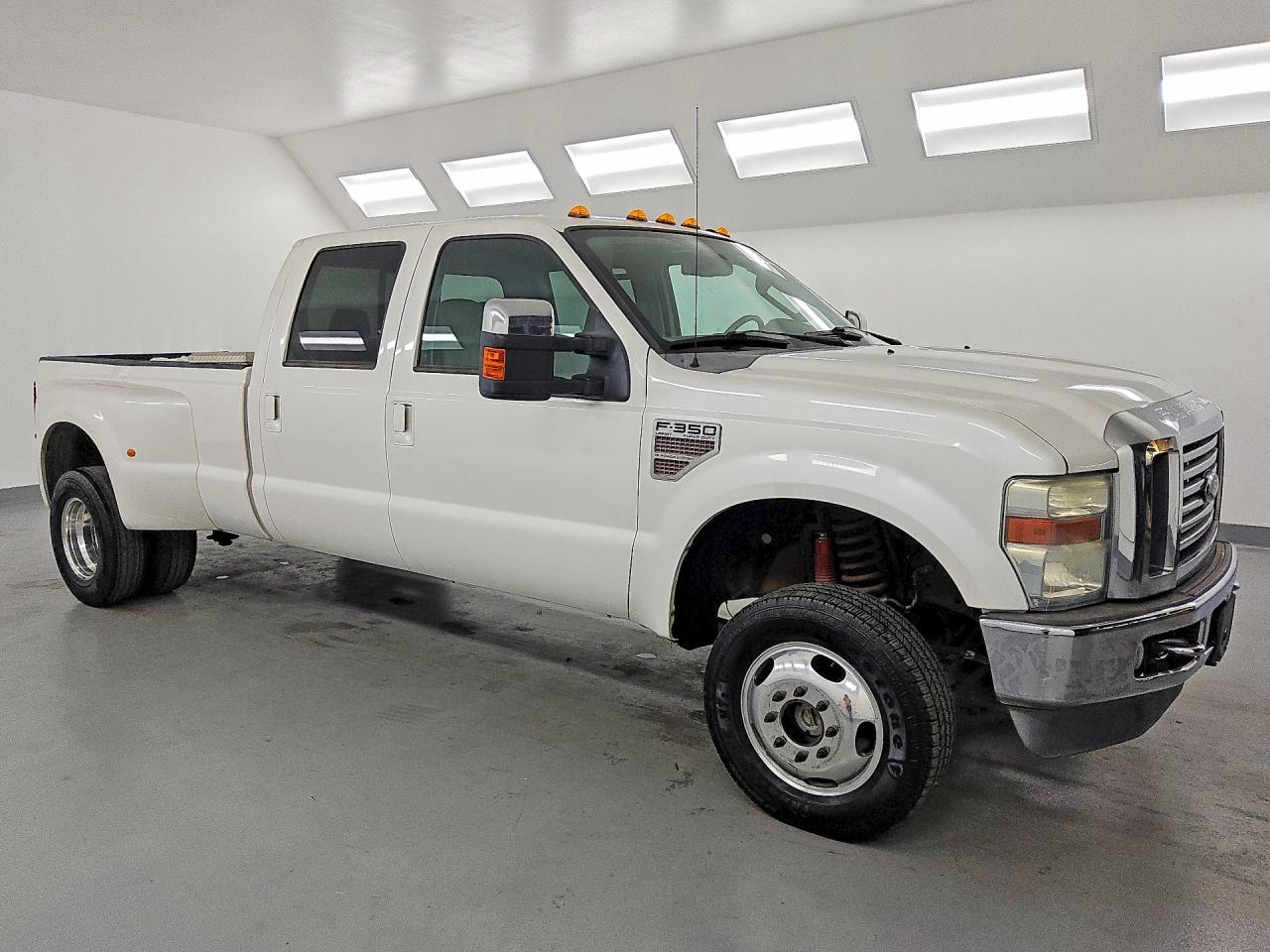 2010 Ford F350 VIN 1FTWW3DR8AEB28848 photo 4