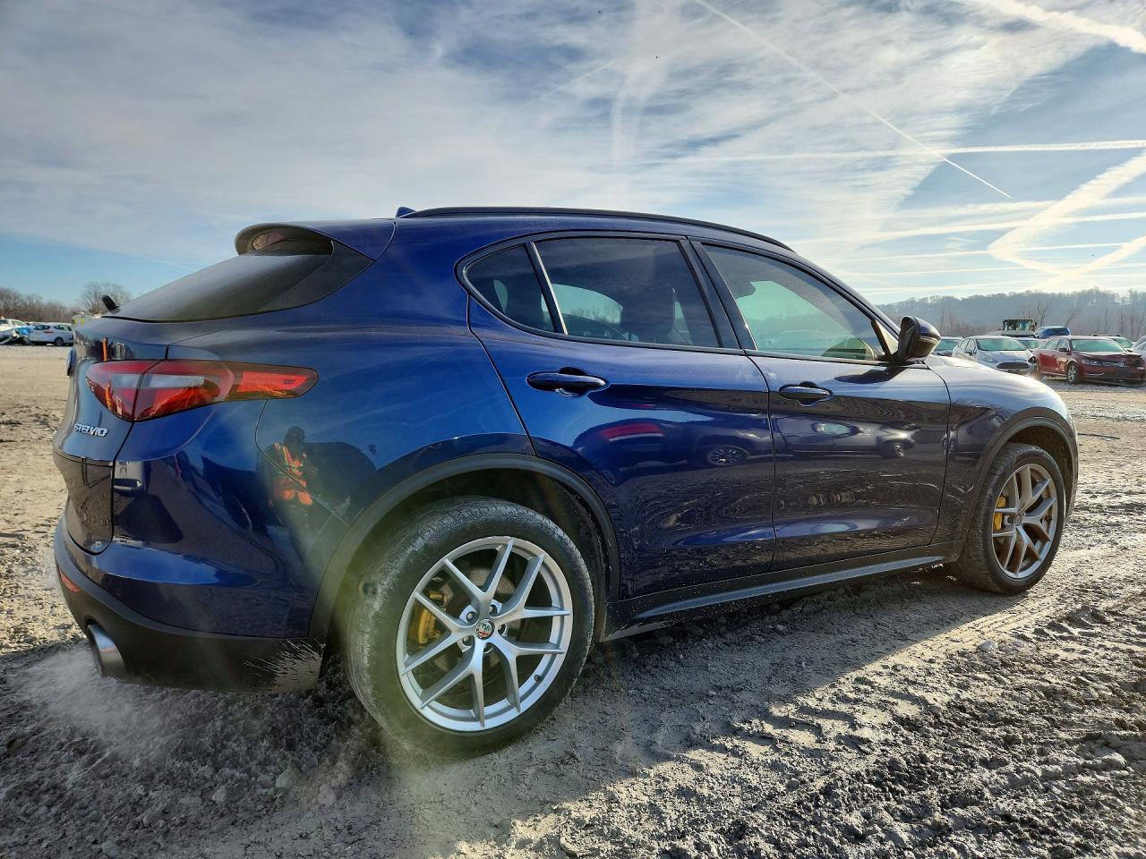2018 Alfa Stelvio VIN ZASFAKNN6J7B72315 photo 3