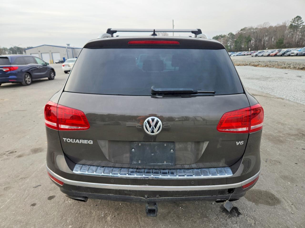 2015 Volkswagen Touareg VIN WVGEF9BP2FD006642 photo 6