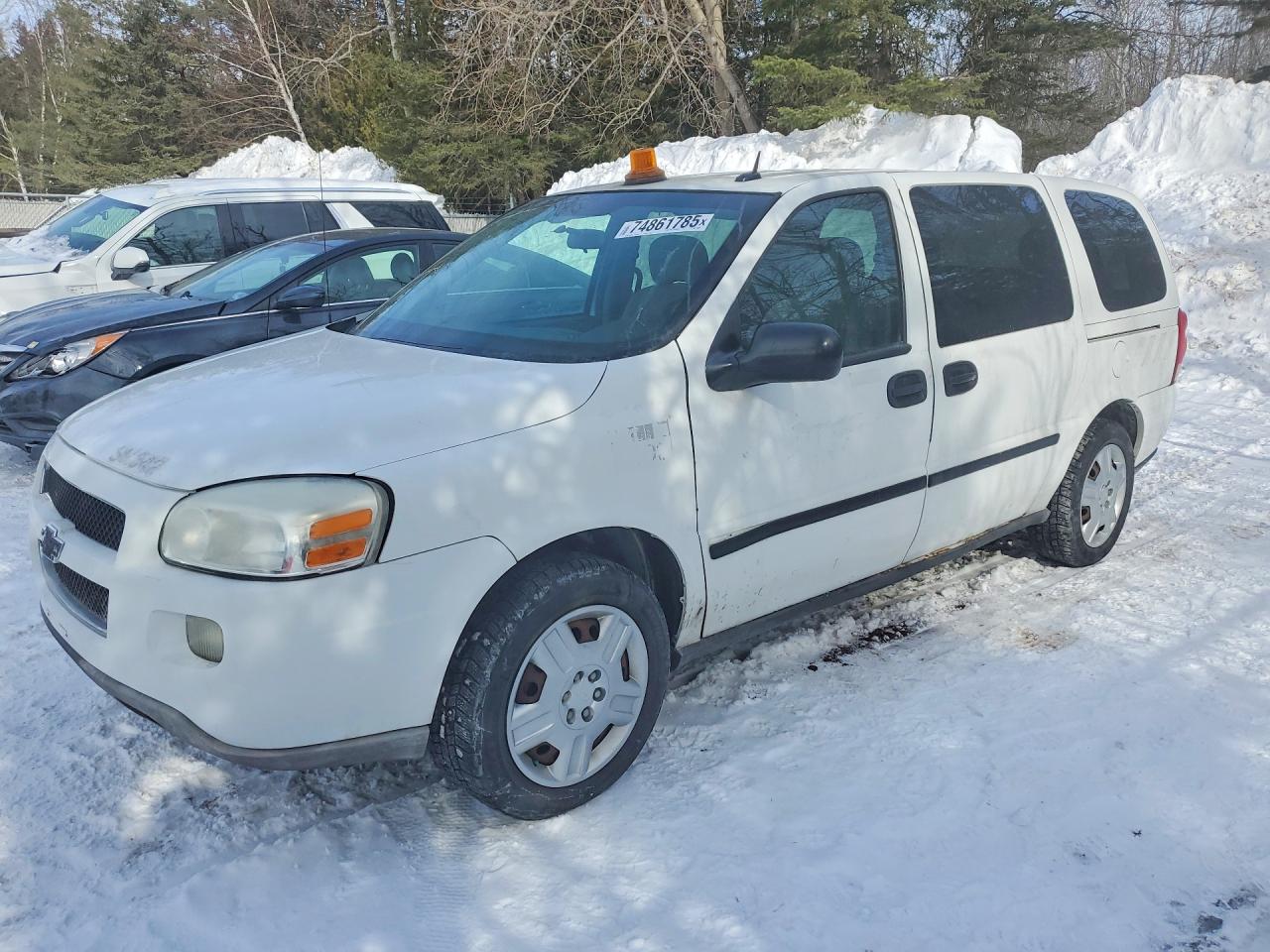 2008 Chevrolet Uplander VIN 1GNDV23158D150684 photo 1