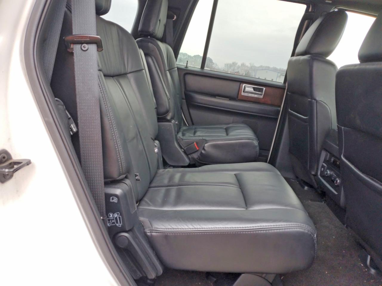 2015 LINCOLN Navigator VIN 5LMJJ2HT4FEJ10033 photo 11