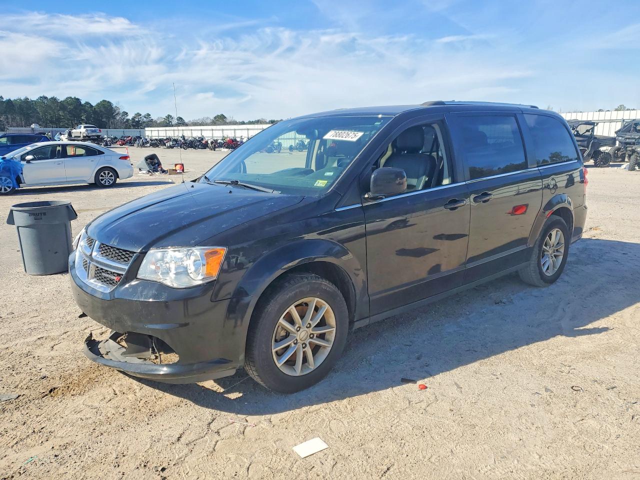 2018 Dodg Caravan VIN 2C4RDGCG1JR300229 photo 1