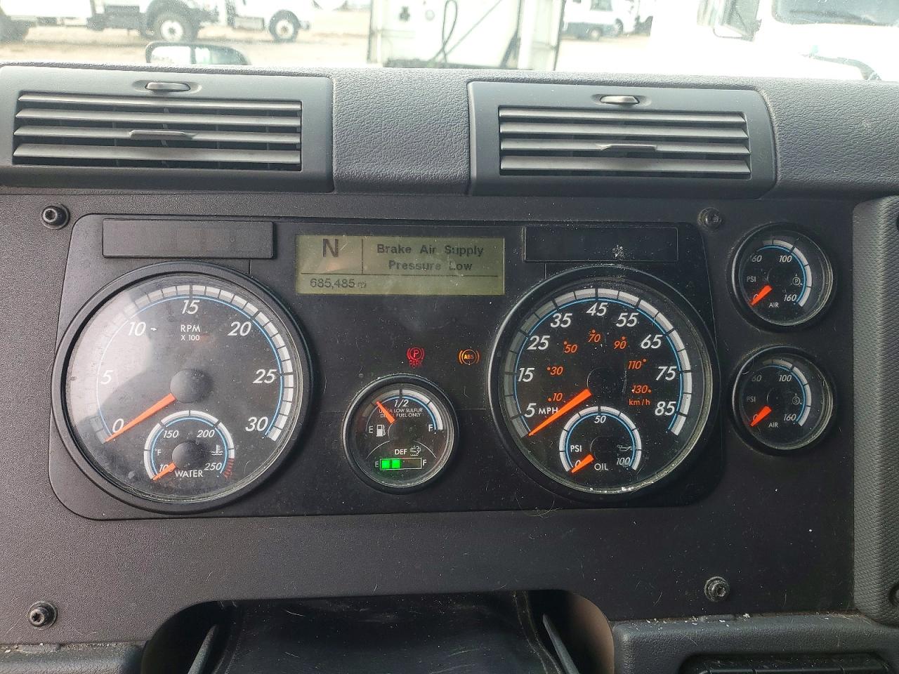 2018 FREIGHTLINER All other VIN 3AKJGLDR7JSJV0730 photo 8