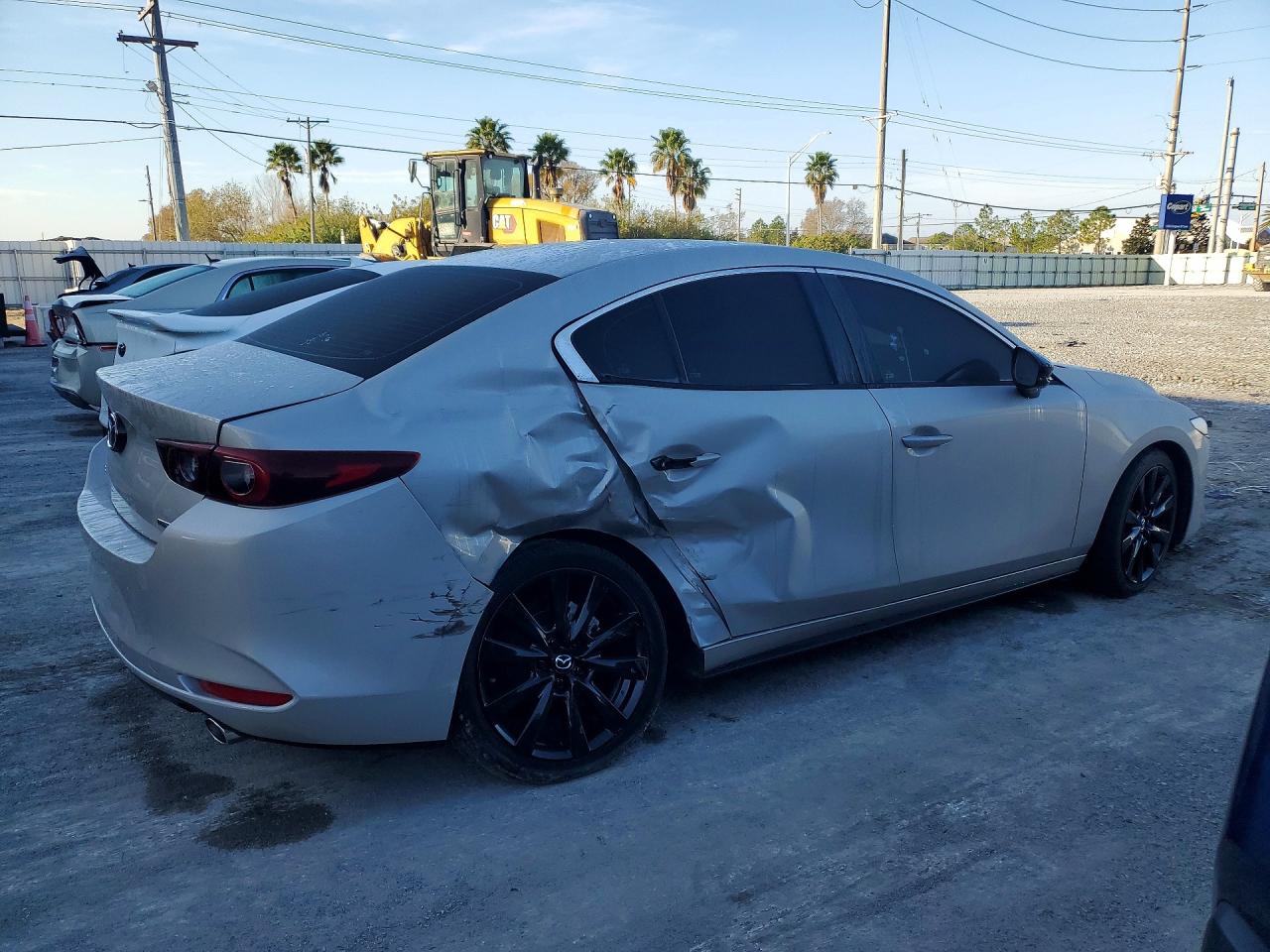 2024 Mazda Mazda3 VIN 3MZBPABM7RM430416 photo 3