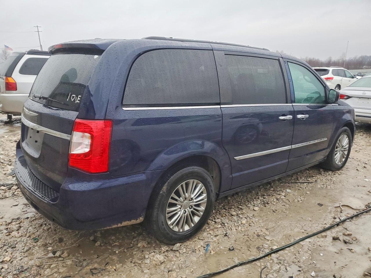 2016 Chrysler Minivan VIN 2C4RC1CG6GR232566 photo 3