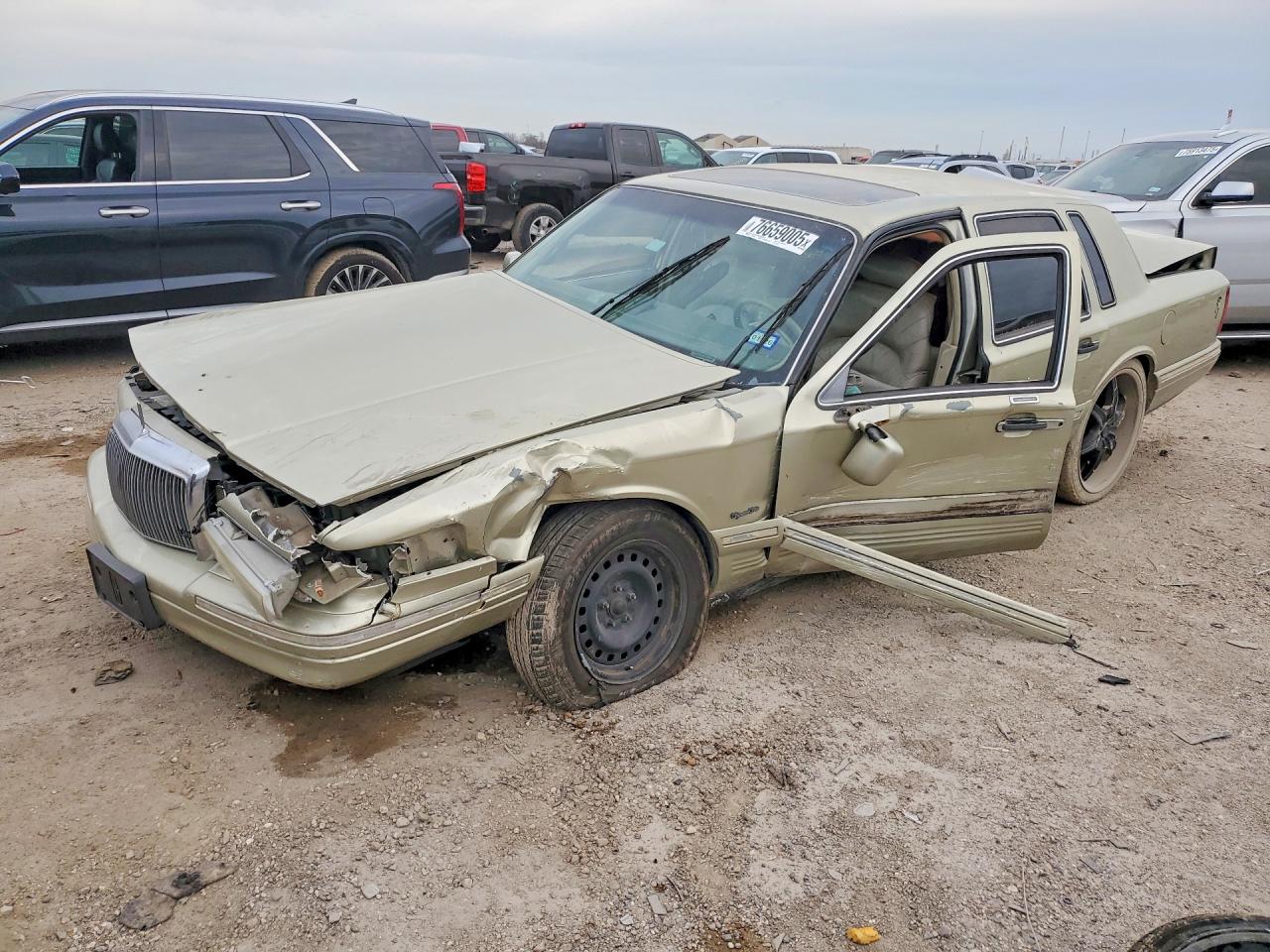 1997 Lincoln Towncar VIN 1LNLM82W0VY726334 photo 1