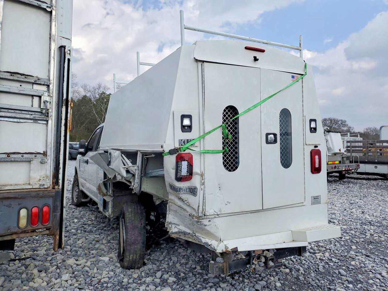 2018 Ford F350 VIN 1FD8X3F63JEC95302 photo 2