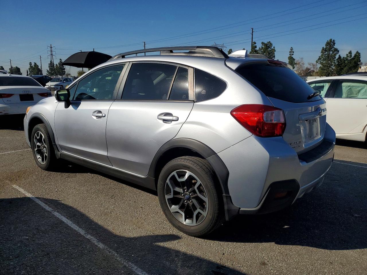2017 Subaru Crosstrek VIN JF2GPANC7H8206627 photo 2