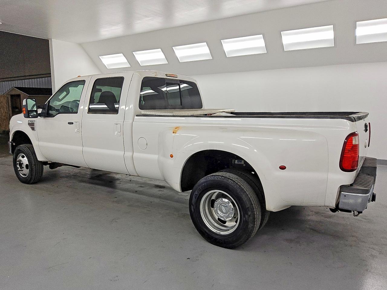 2010 Ford F350 VIN 1FTWW3DR8AEB28848 photo 2