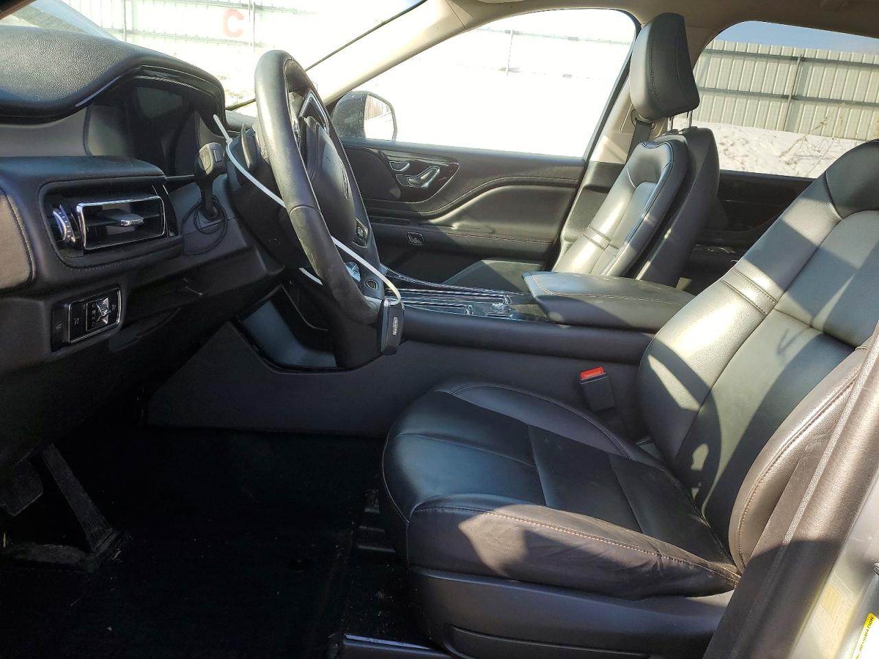 2024 Lincoln Aviator VIN 5LM5J6XC7RGL02128 photo 7