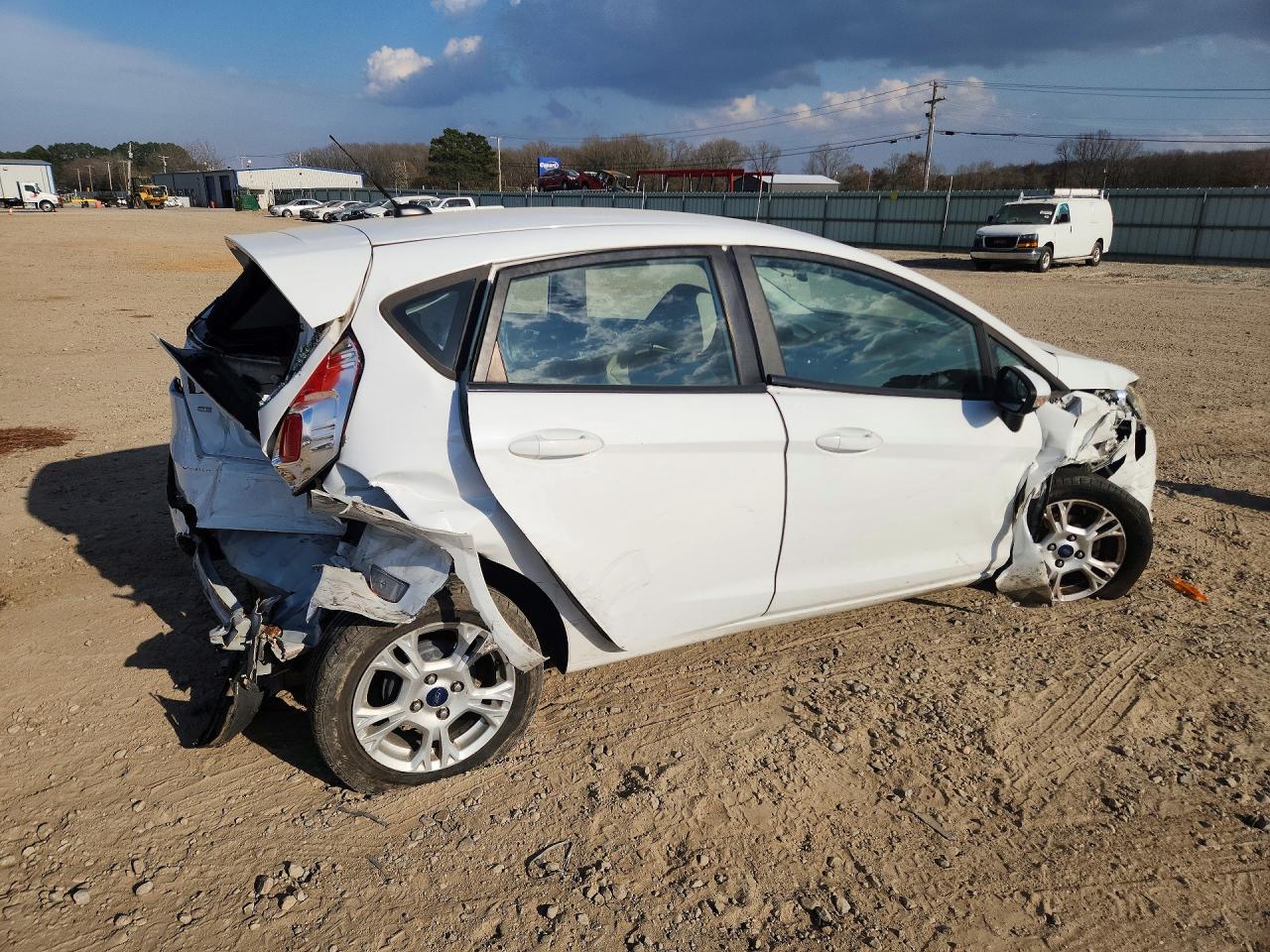 2014 Ford Fiesta VIN 3FADP4EJ6EM212840 photo 3