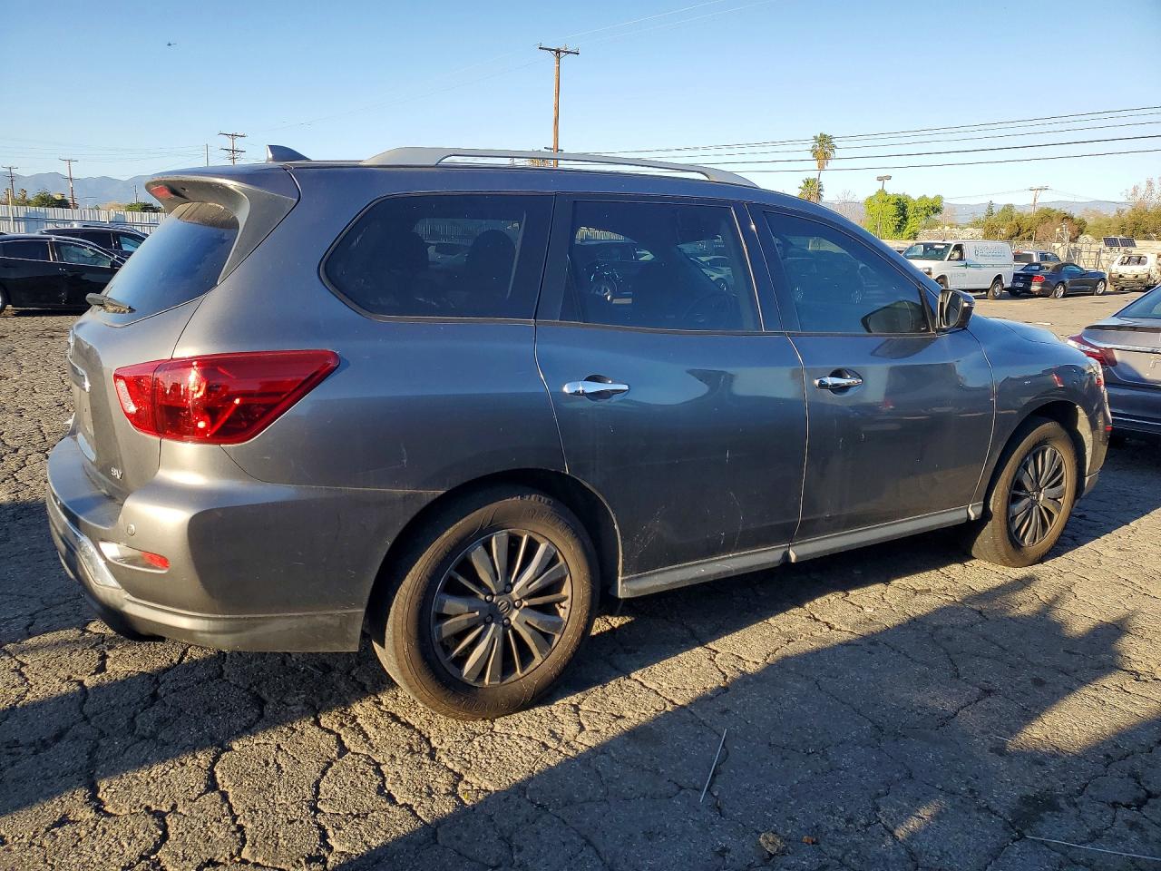 2020 Nissan Pathfinder VIN 5N1DR2BN5LC601916 photo 3
