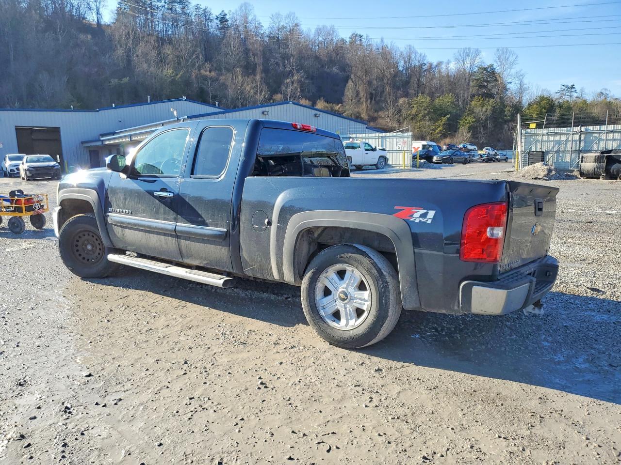 2013 Chevrolet All models VIN 1GCRKSE70DZ224602 photo 2