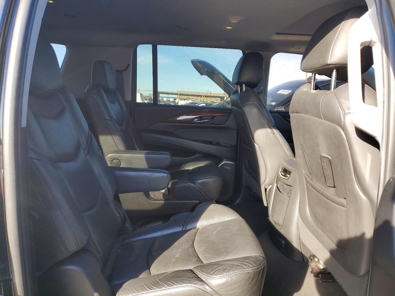 2019 Cadillac Escalade VIN 1GYS3HKJ3KR286200 photo 11