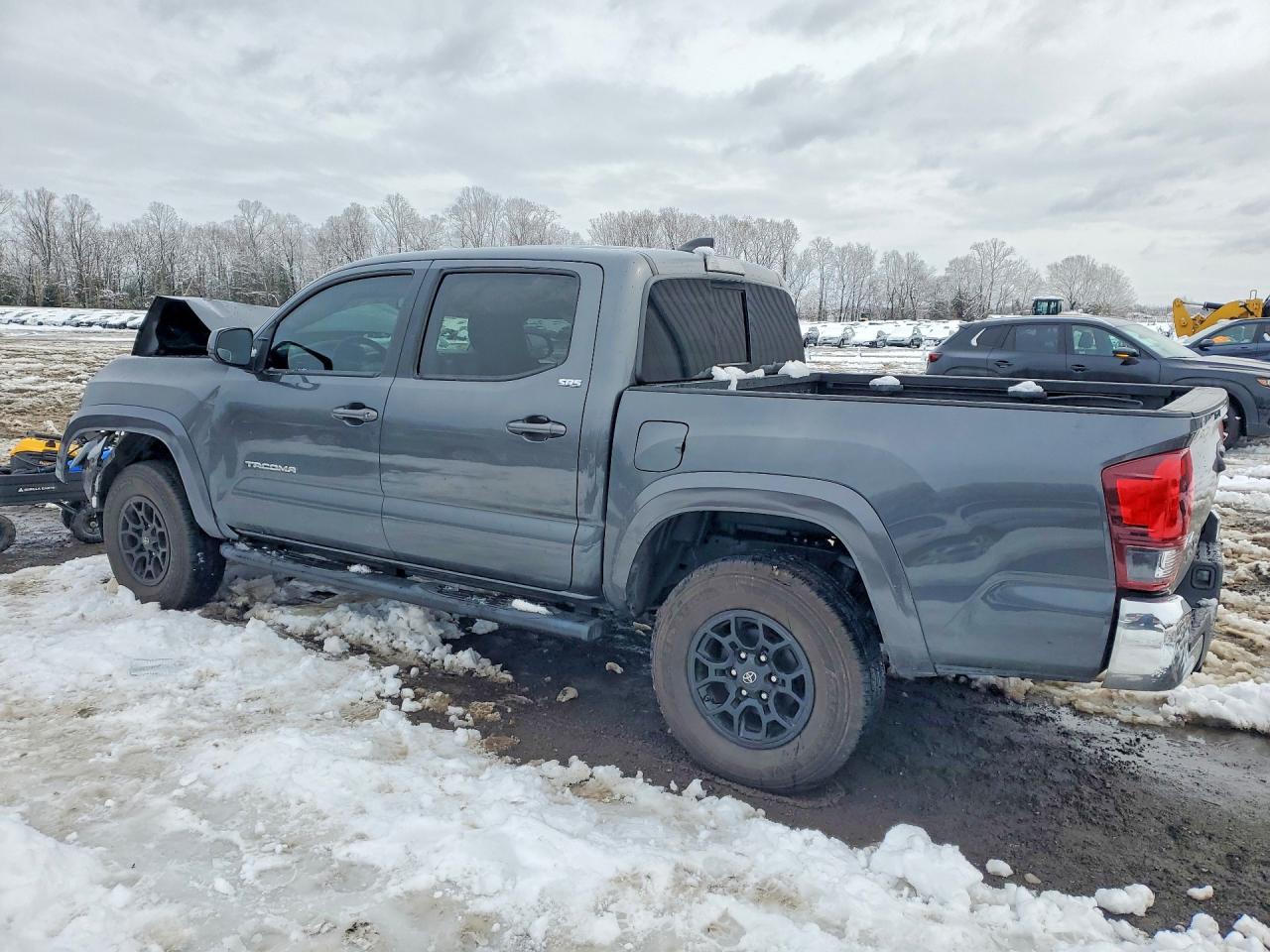 2021 Toyota Tacoma VIN 3TMCZ5AN5MM395340 photo 2