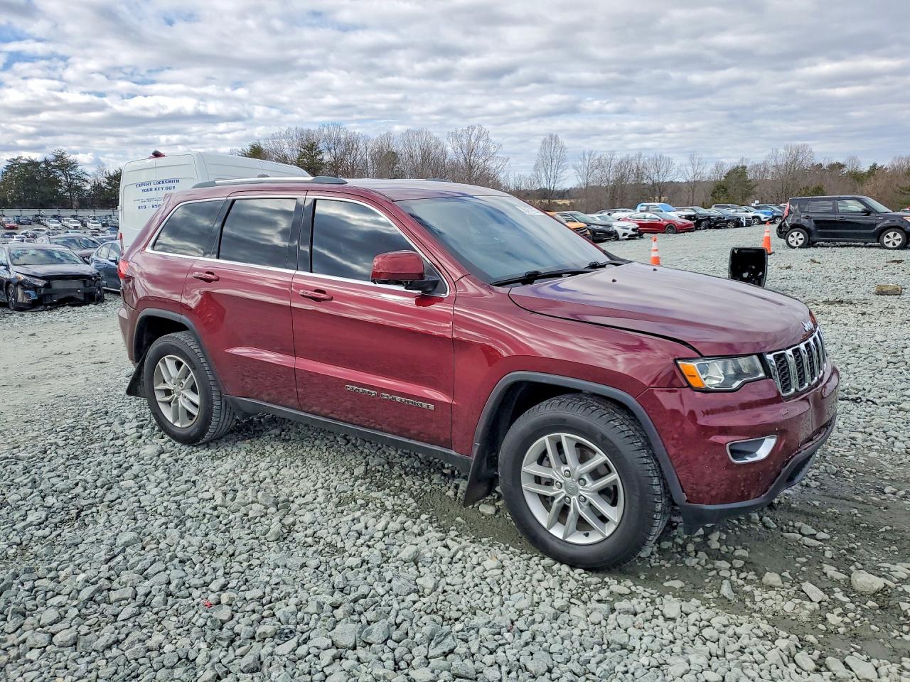 2018 Jeep Grand cher VIN 1C4RJEAG3JC339252 photo 4