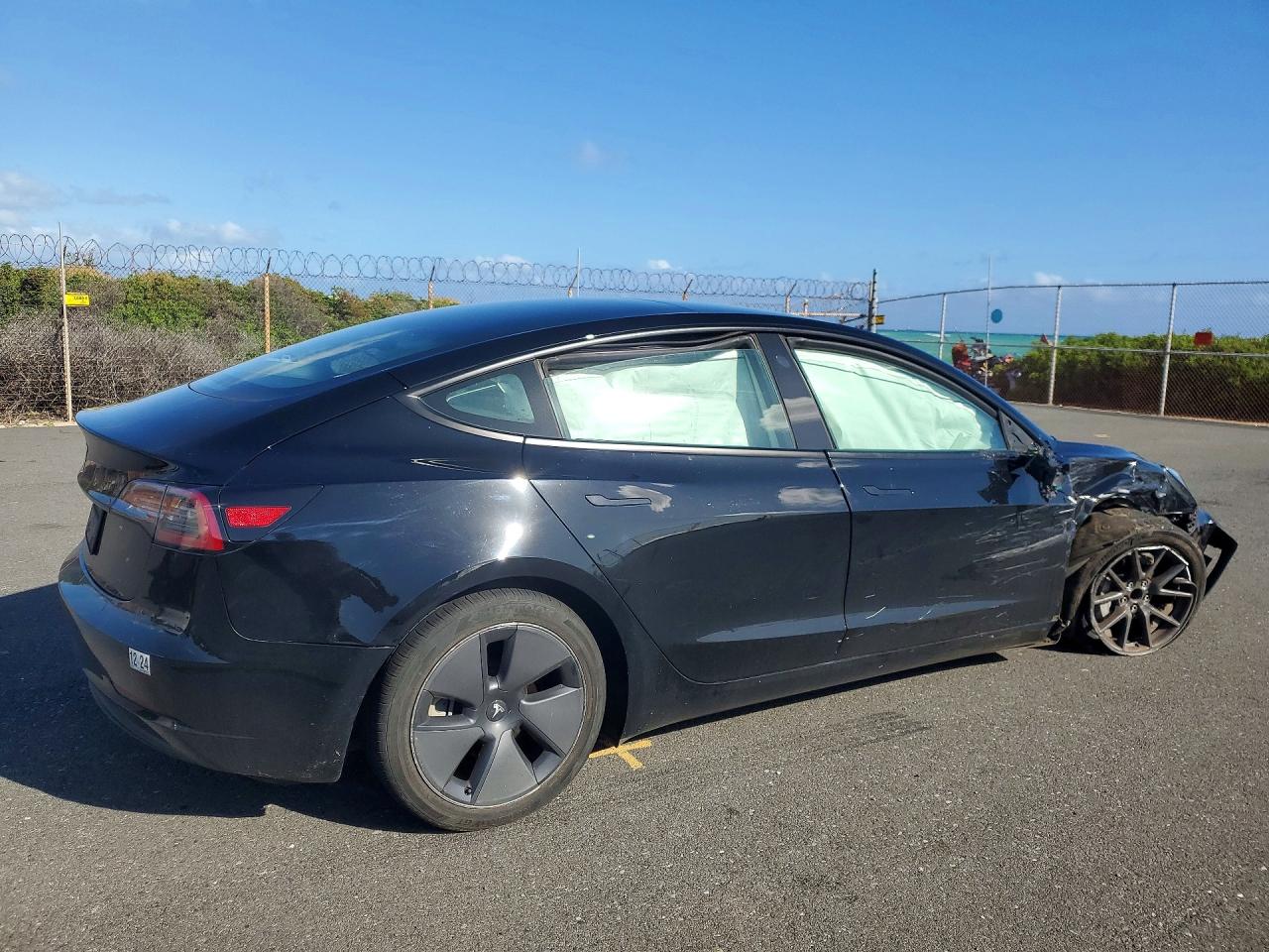 2023 Tesla Model 3 VIN 5YJ3E1EA3PF431692 photo 3