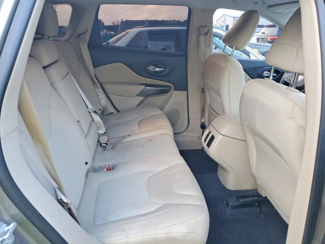 2019 Jeep Grand cher VIN 1C4PJLCX2KD353681 photo 11