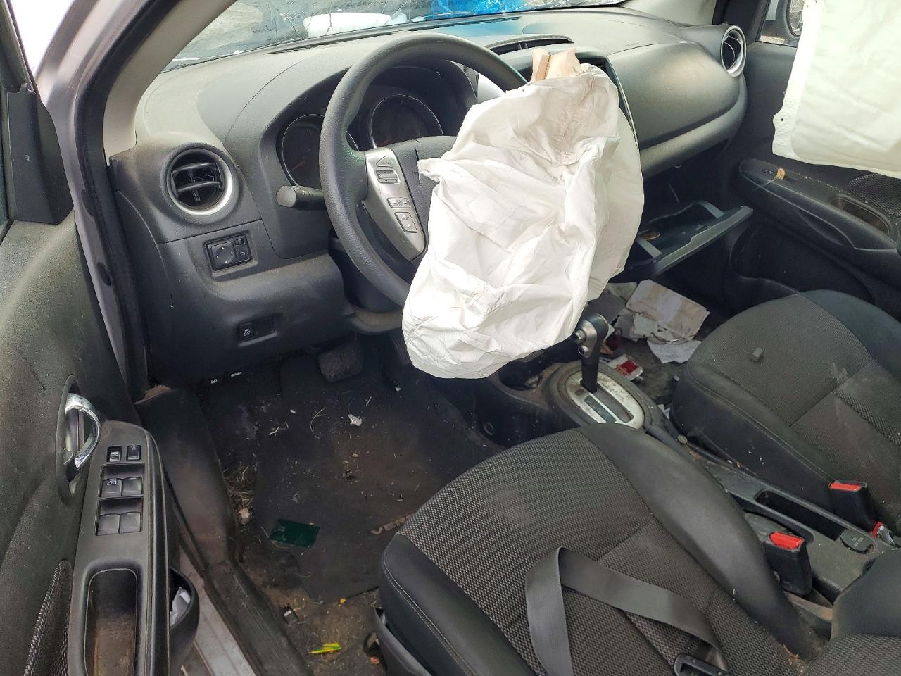 2019 Niss Versa VIN 3N1CN7AP2KL838445 photo 8