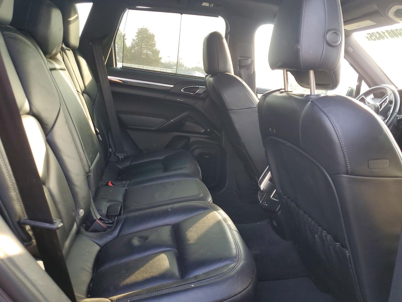 2017 Porsche Cayenne VIN WP1AA2A27HKA91912 photo 11