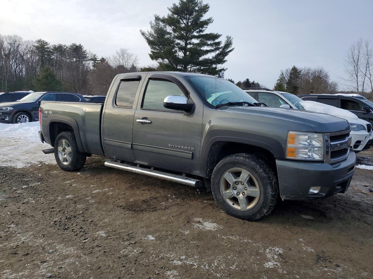 2011 Chevrolet All models VIN 1GCRKTE3XBZ142408 photo 4