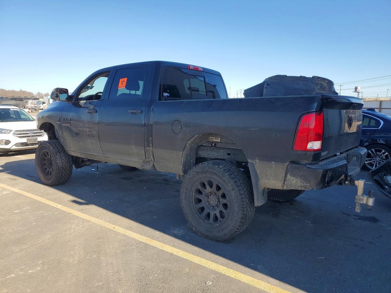 2017 Ram 2500 VIN 3C6UR5DL7HG561724 photo 2