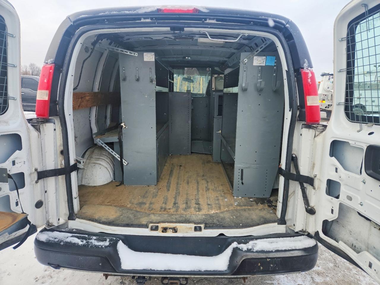 2013 CHEV Express VIN 1GCWGFCB1D1902193 photo 10