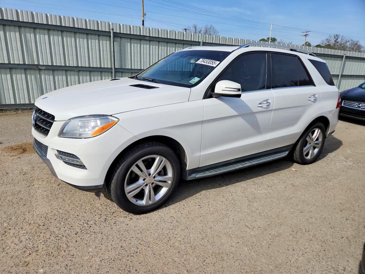 2015 Mercedes-Benz M-class VIN 4JGDA5JB6FA556582 photo 1