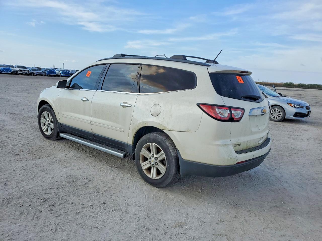 2014 Chevrolet Traverse VIN 1GNKRHKD0EJ331733 photo 2