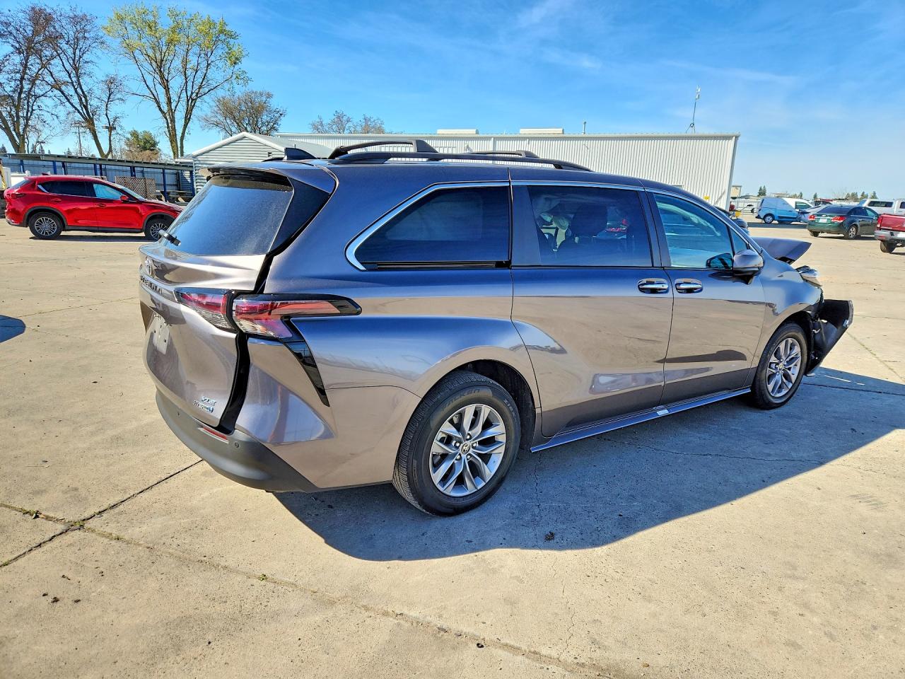 2024 Toyota Sienna VIN 5TDYSKFC8RS124909 photo 3