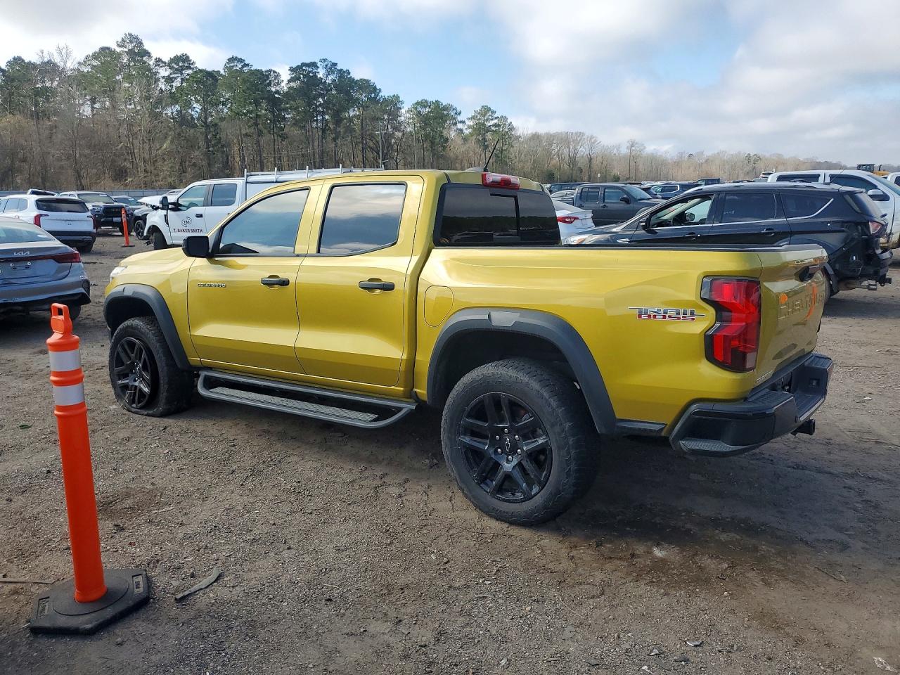 2023 Chevrolet Colorado t VIN 1GCPTEEK6P1153855 photo 2