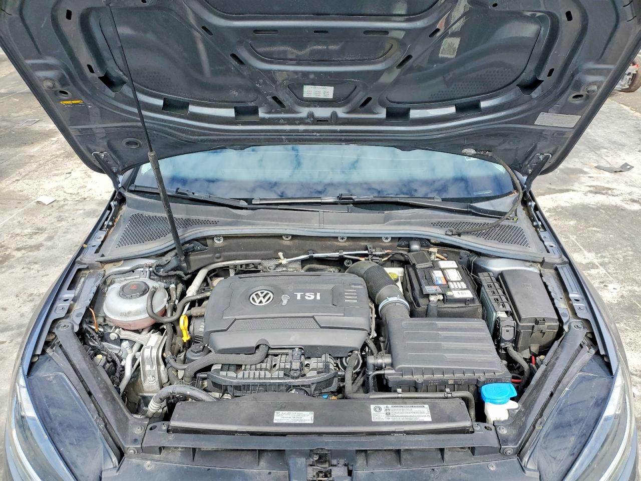 2018 Volkswagen Golf VIN 3VWD17AU3JM758905 photo 11