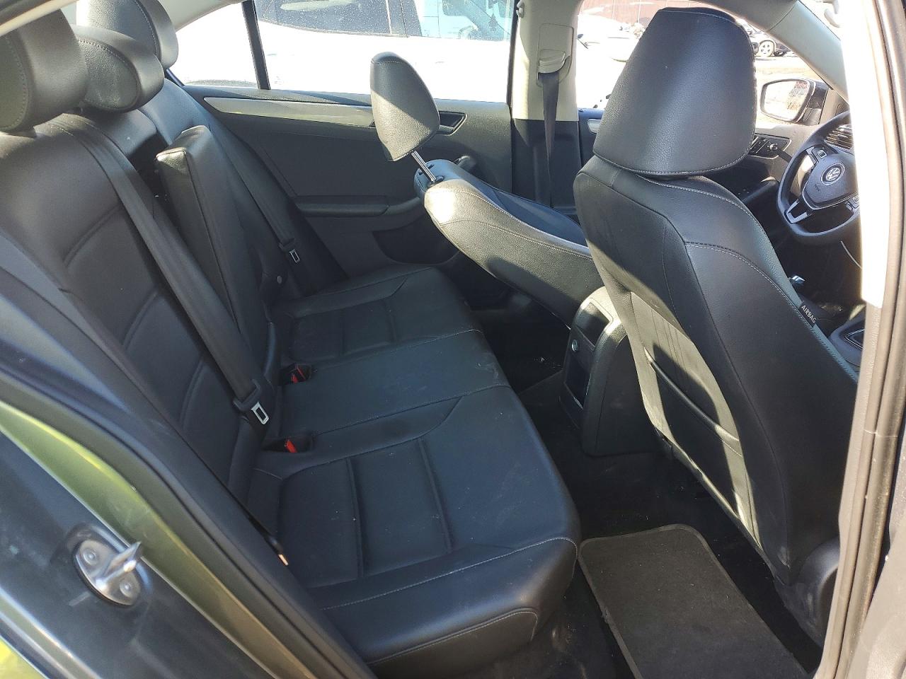 2018 Volkswagen Jetta VIN 3VWB67AJ9JM206873 photo 10