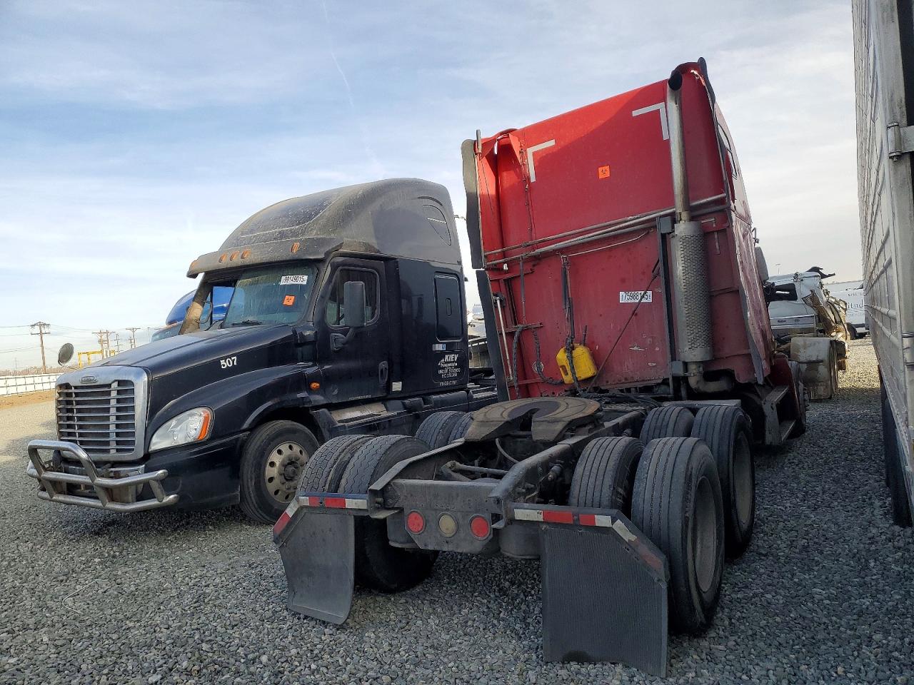 1999 FREIGHTLINER All other VIN 1FUYDDYB8XPA36388 photo 4