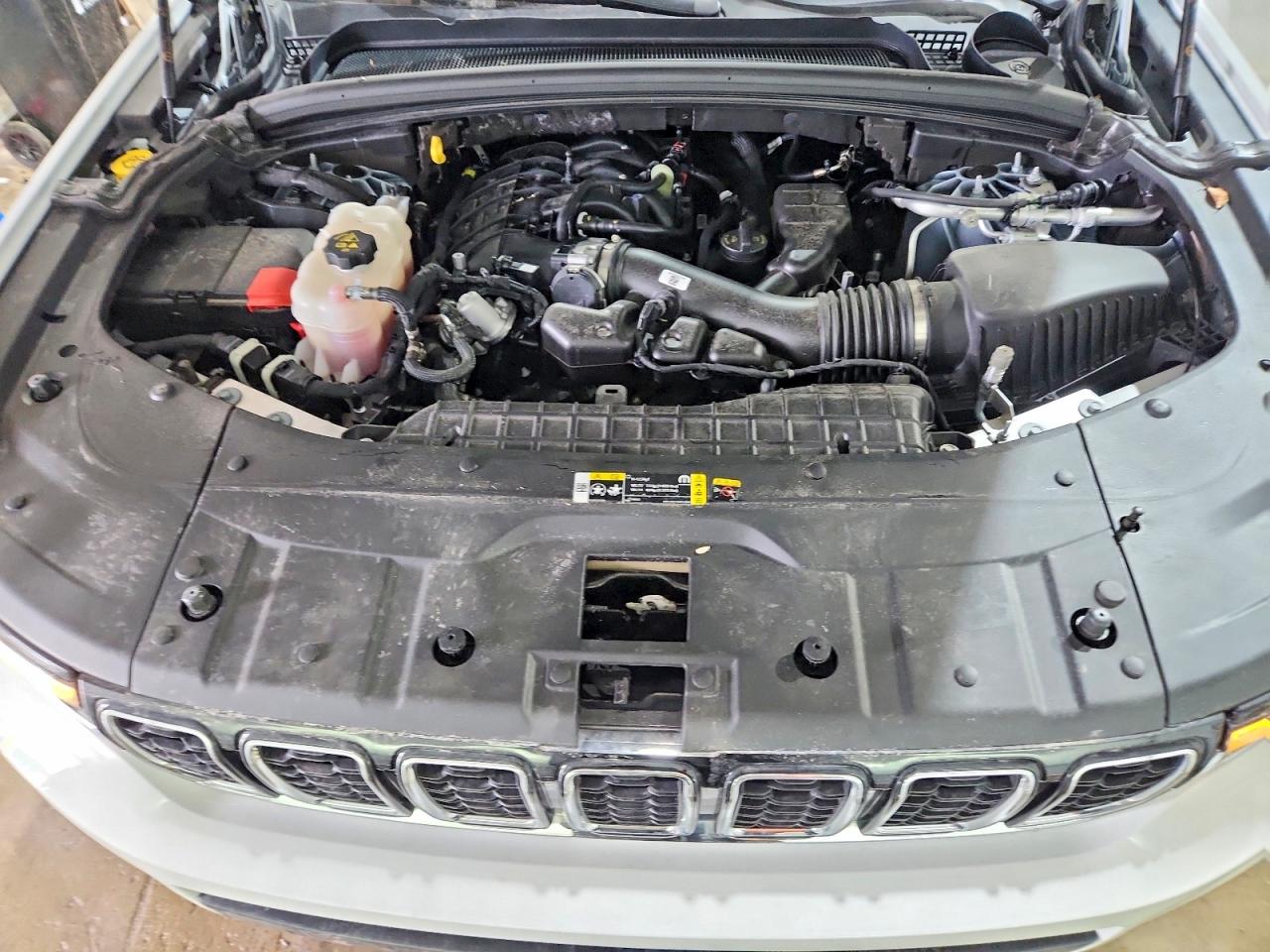 2024 Jeep Grand cher VIN 1C4RJKBG4R8599252 photo 11