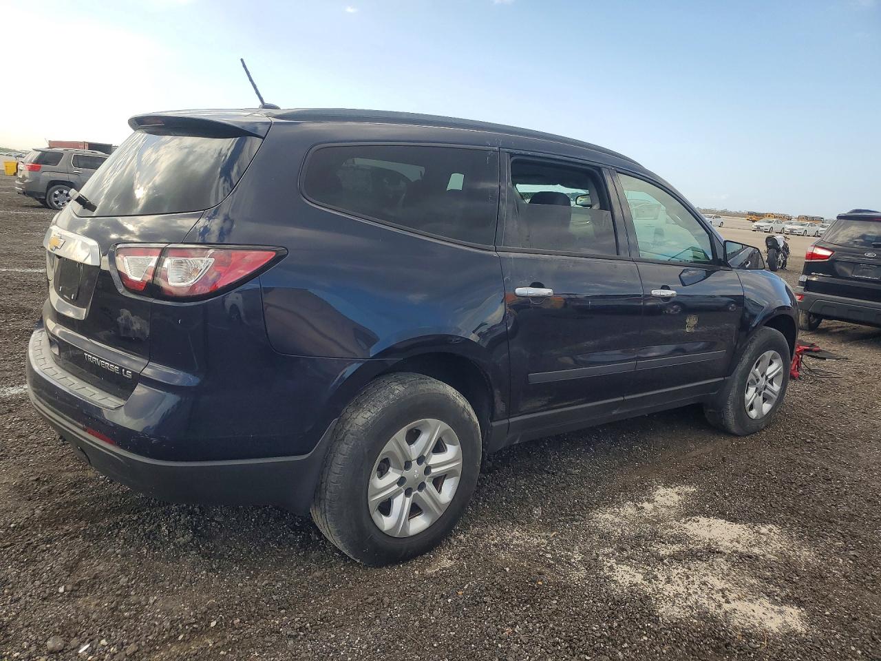 2015 Chevrolet Traverse VIN 1GNKRFED6FJ113457 photo 3