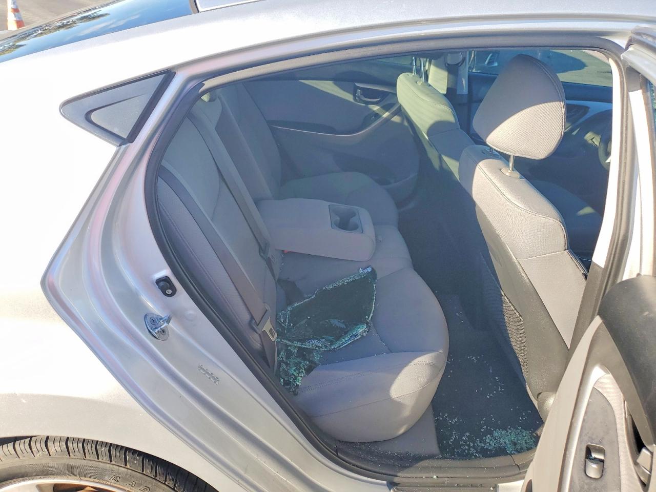 2011 HYUN Elantra gl VIN KMHDH4AE9BU152572 photo 10