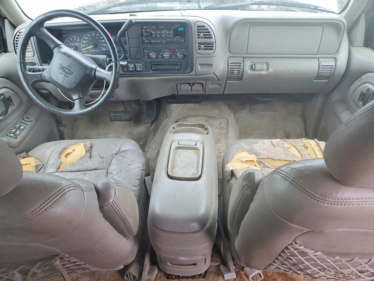 1999 CHEV Suburban VIN 3GNFK16R4XG215216 photo 8