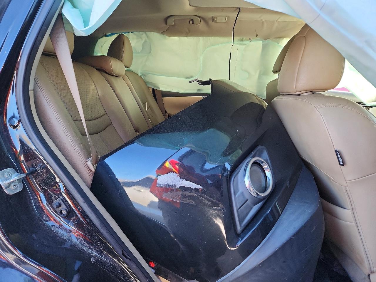 2016 NISS Rogue VIN 5N1AT2MT7GC743450 photo 11