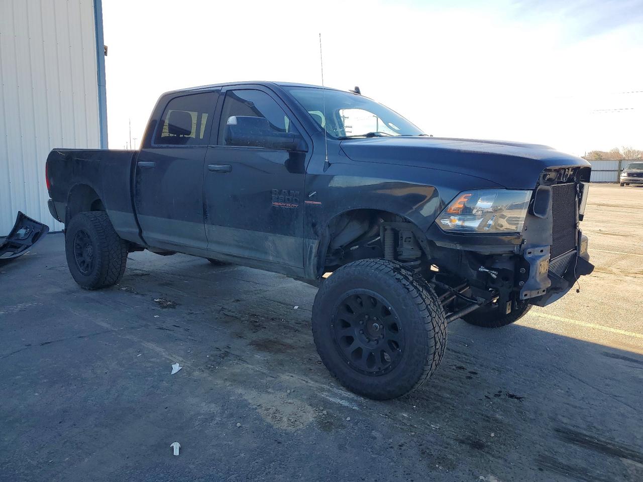 2017 Ram 2500 VIN 3C6UR5DL7HG561724 photo 4