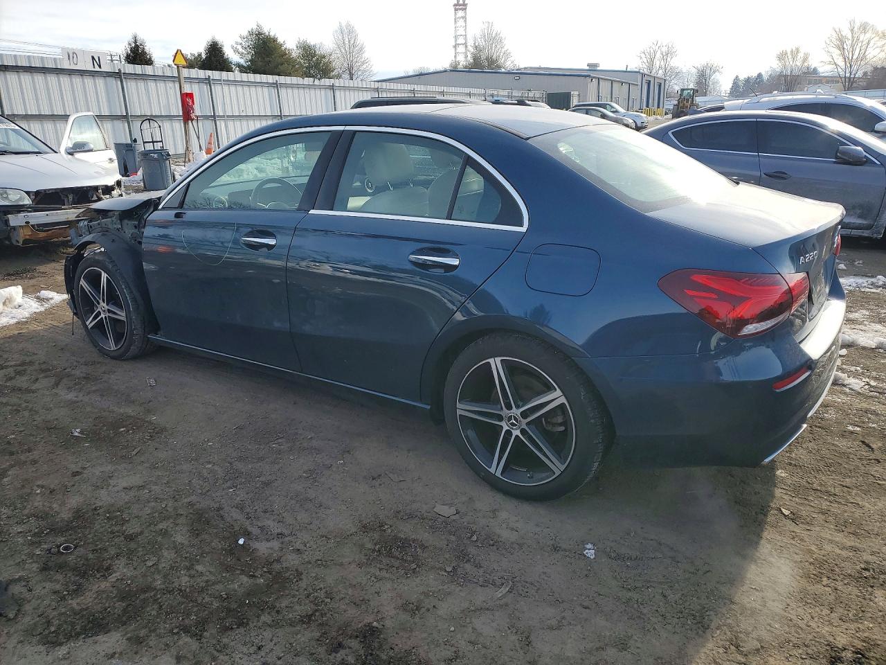 2021 Mercedes-Benz A-class VIN W1K3G4FB5MJ297880 photo 2
