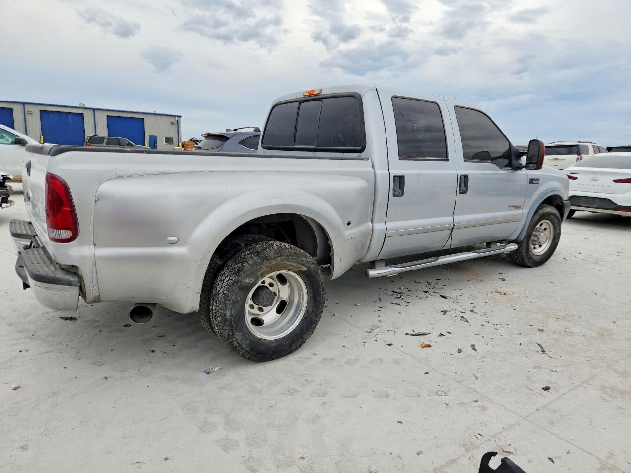 2004 Ford F250 VIN 1FTNW20P94EA61689 photo 3
