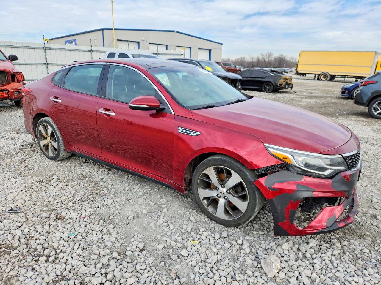 2019 KIA Optima s VIN 5XXGT4L31KG371110 photo 4