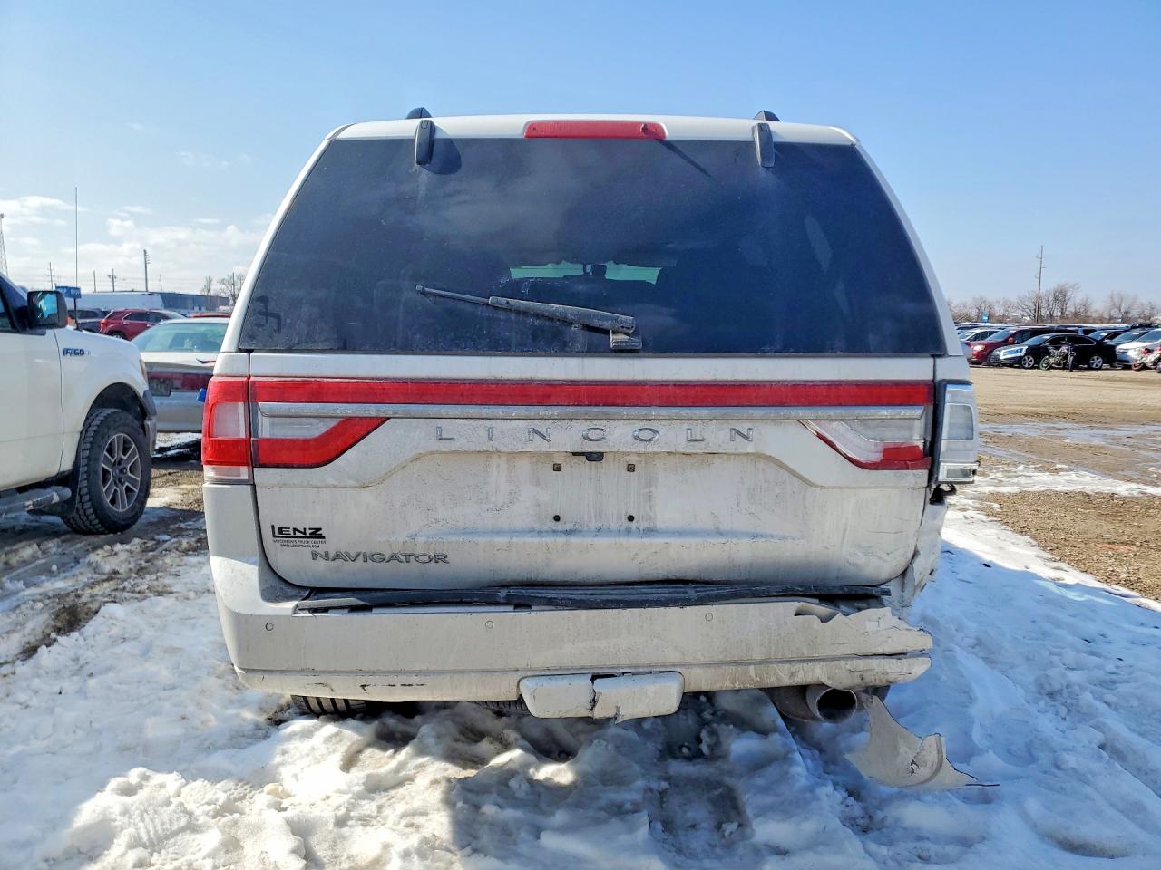 2017 Lincoln Navigator VIN 5LMJJ2JT2HEL04105 photo 6